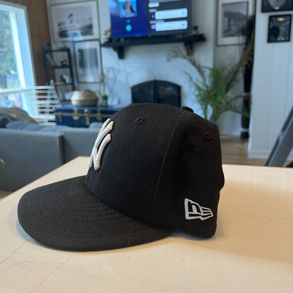 NEW ERA 5950 59FIFTY OFFICIAL NEW YORK YANKEES BLACK WHITE 7 1/8 LAURENT VUITTON - Picture 3 of 4
